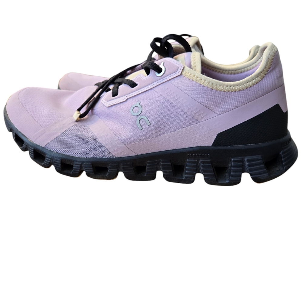 On running shoes Women